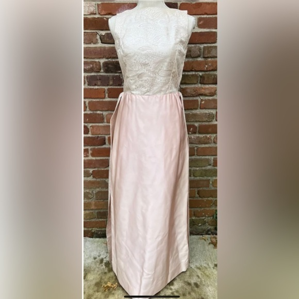 Vintage 50’s/60’s ‘Audrey Hepburn’ Brocade Split Tail Pink‎ Evening Gown